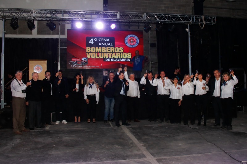 Ms de 1200 personas en la cuarta cena anual de Bomberos